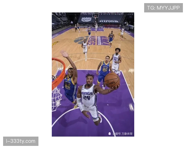 福克斯突破拉开队友投篮空间提升国王进攻效率